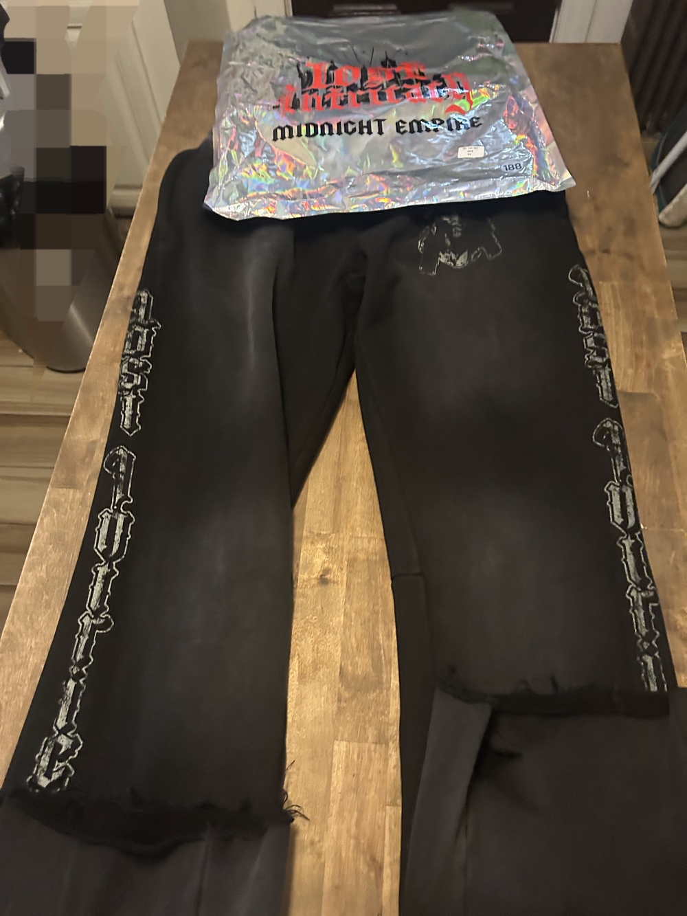 Lost Intacacy Black Graphic Jogger Sweatpants Xl runs Small Fits Large
